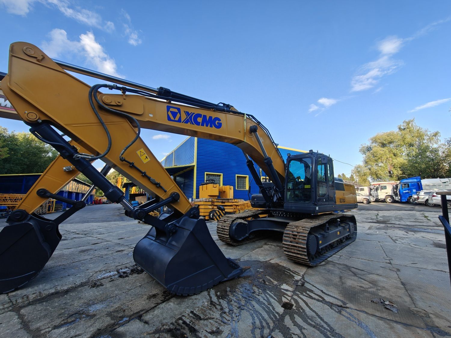 Гусеничный экскаватор XCMG XE370CA
