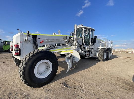 Автогрейдер XCMG GR3005T Pro