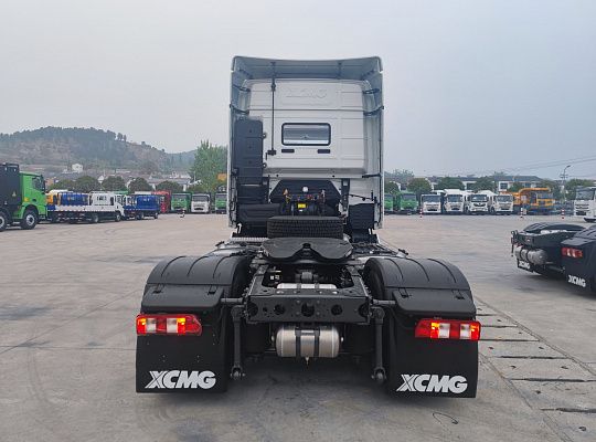 Тягач XCMG XGA4185D5WA