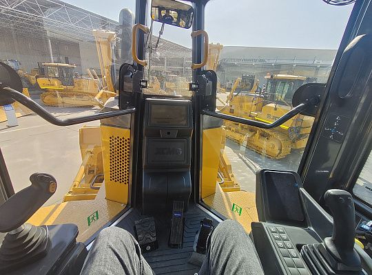 Бульдозер XCMG D360