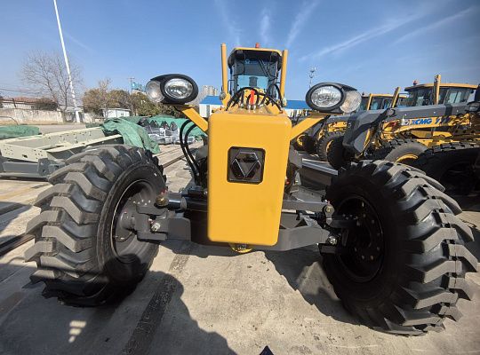 Автогрейдер XCMG GR135