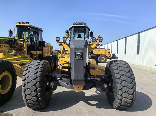 Автогрейдер XCMG GR3005T Pro