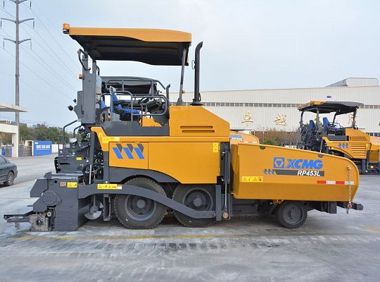 Асфальтоукладчик XCMG RP453L
