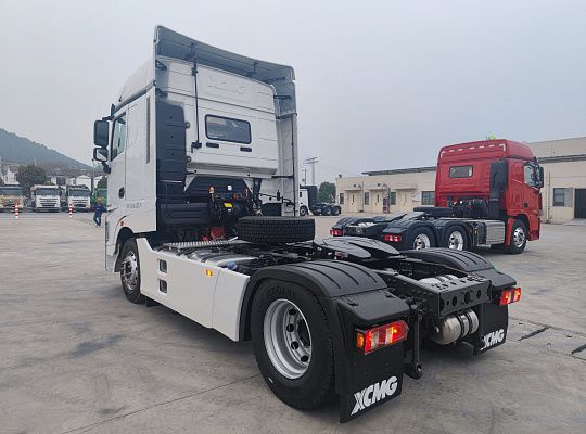 Тягач XCMG XGA4185D5WA