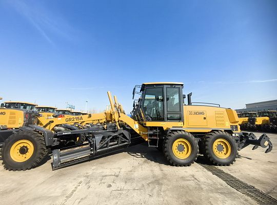 Автогрейдер XCMG GR215A