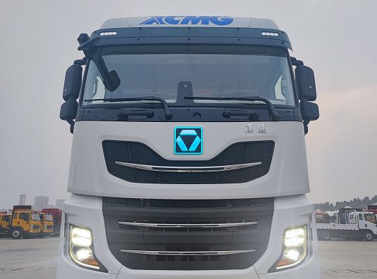 Тягач XCMG XGA4185D5WA