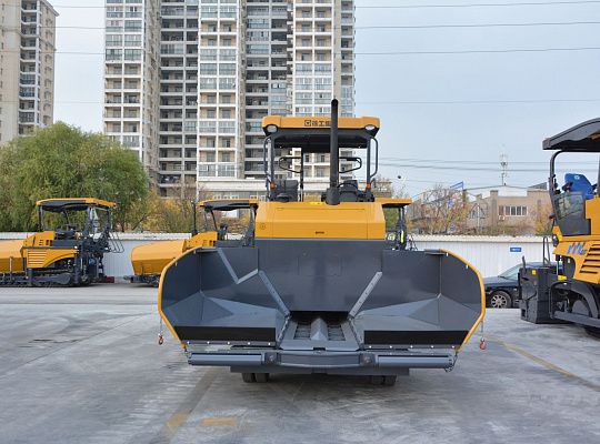 Асфальтоукладчик XCMG RP453L