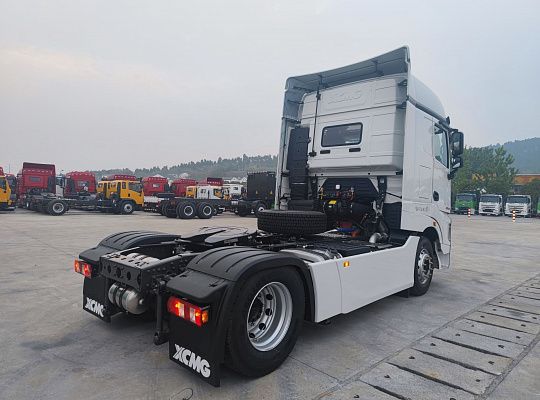 Тягач XCMG XGA4185D5WA