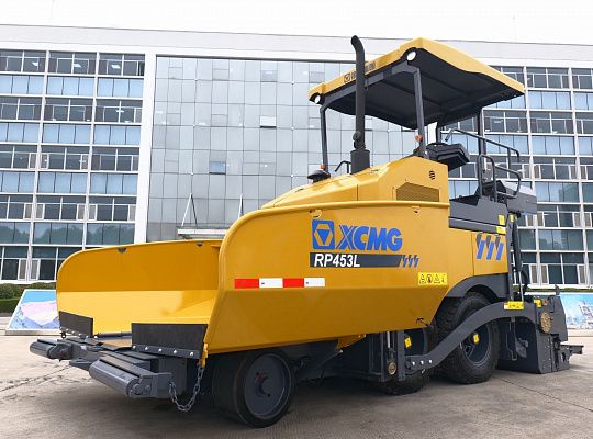Асфальтоукладчик XCMG RP453L