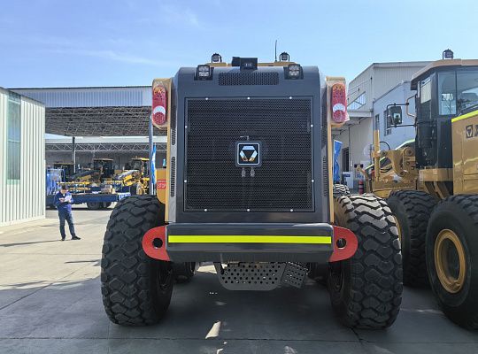 Автогрейдер XCMG GR3005T Pro